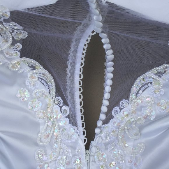 Gorgeous Wedding Dress -Make payments thru Affirm! - Picture 9 of 13